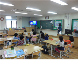 <예술강사 인터뷰> 디자인강사 정현지 - 강진아 통신원