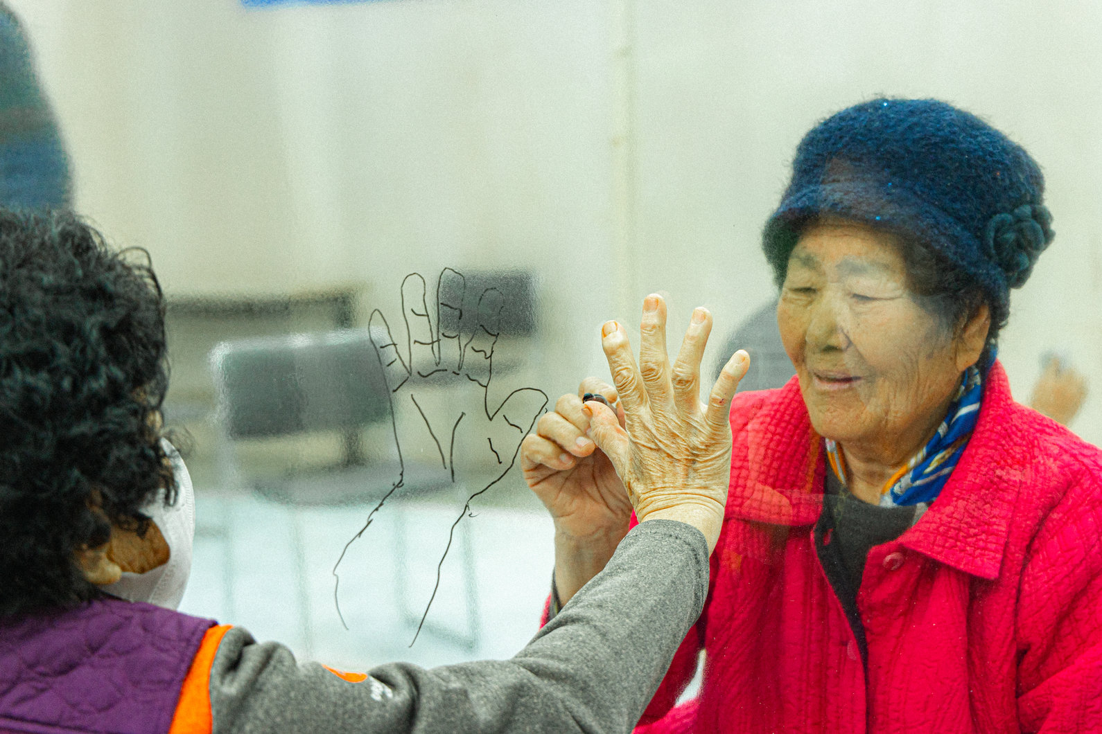 ✉[아뜨르릉] 지금, 여기, 우리의 이야기: 연극 - ① 연극에는 ‘사이’가 존재한다